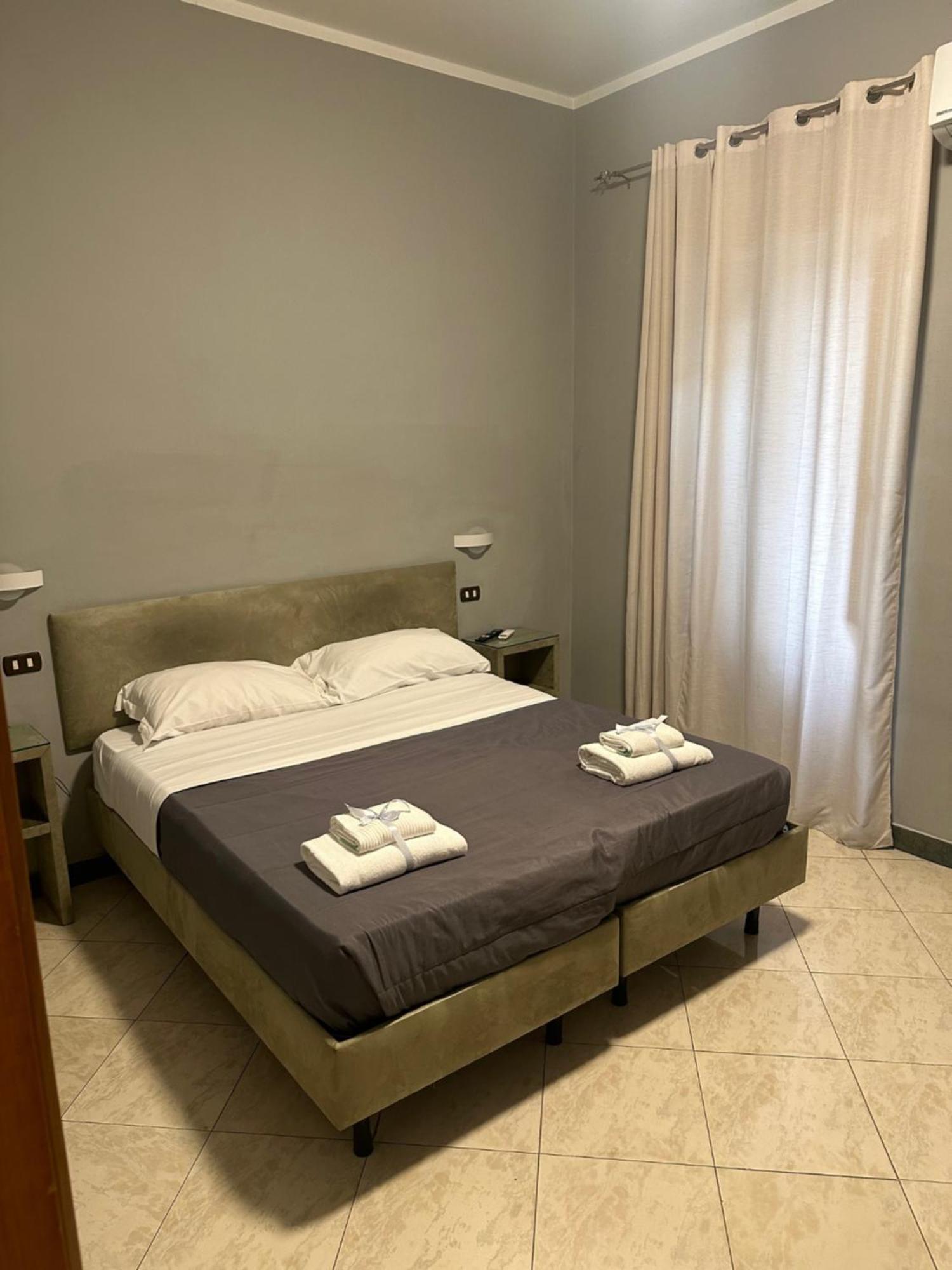 Smart Station Hotel Napoli Ngoại thất bức ảnh